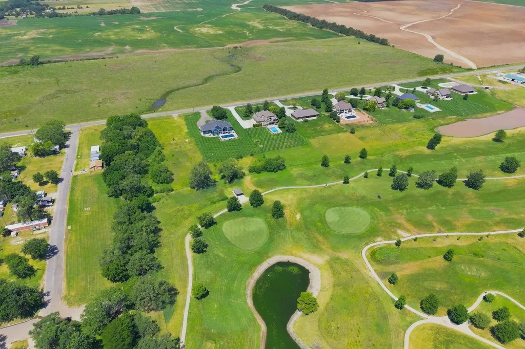 1042 N Lake Road Cheney KS 67025-7706
