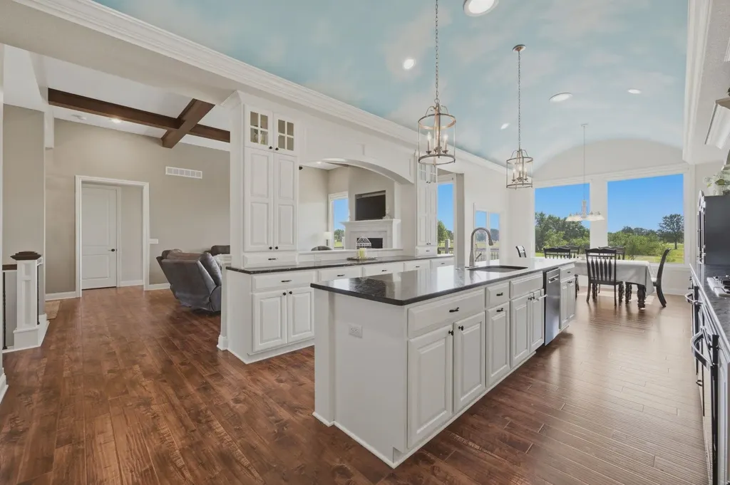 1042 N Lake Road Cheney KS 67025-7706