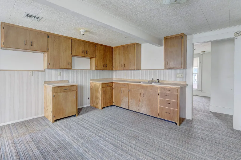 321 N Summit Arkansas City KS 67005