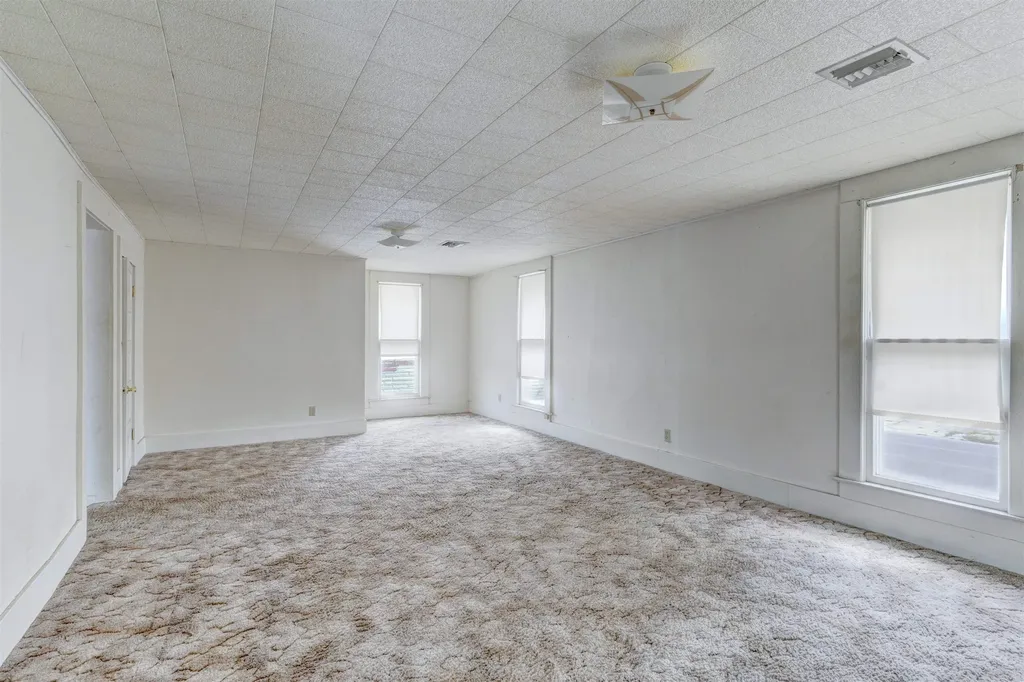 321 N Summit Arkansas City KS 67005