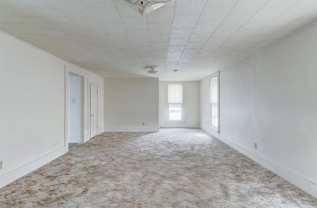 321 N Summit Arkansas City KS 67005
