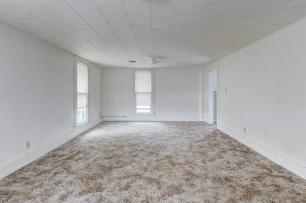321 N Summit Arkansas City KS 67005