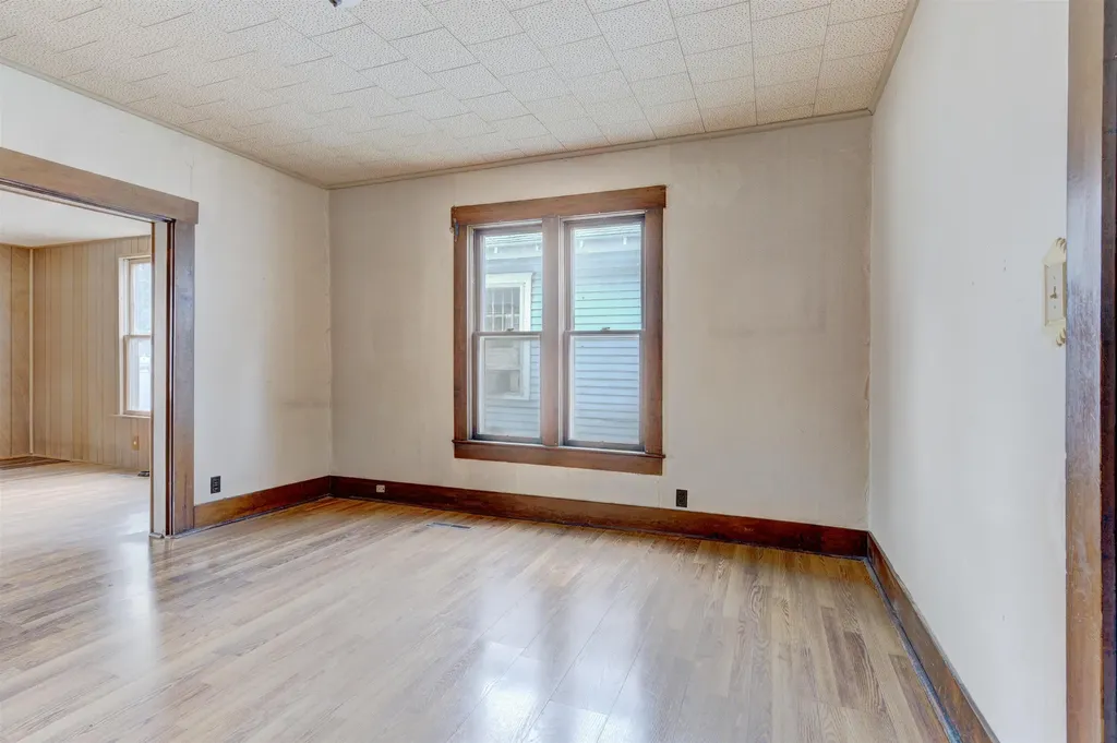 321 N Summit Arkansas City KS 67005