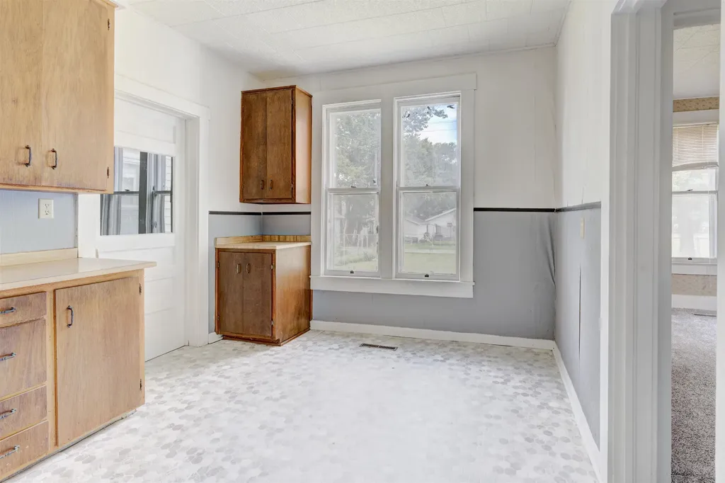 321 N Summit Arkansas City KS 67005