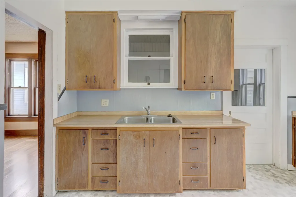 321 N Summit Arkansas City KS 67005