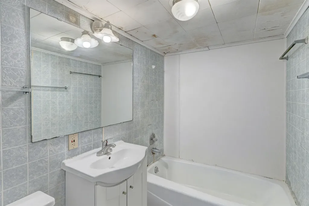 321 N Summit Arkansas City KS 67005