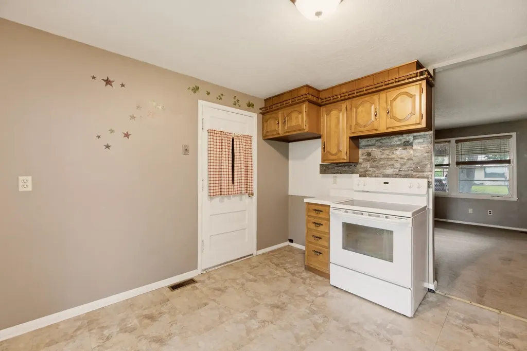4533 S Oak Avenue Wichita KS 67217