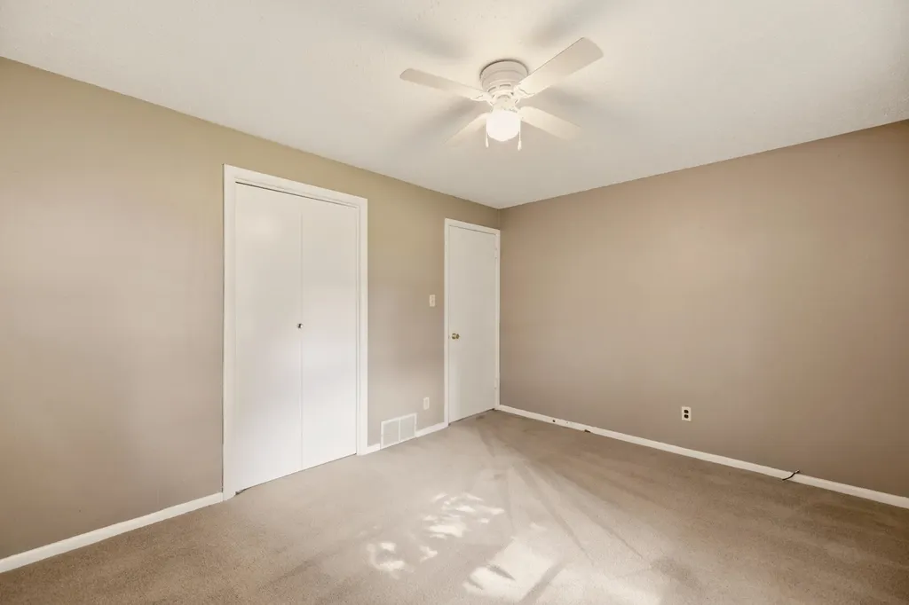 4533 S Oak Avenue Wichita KS 67217