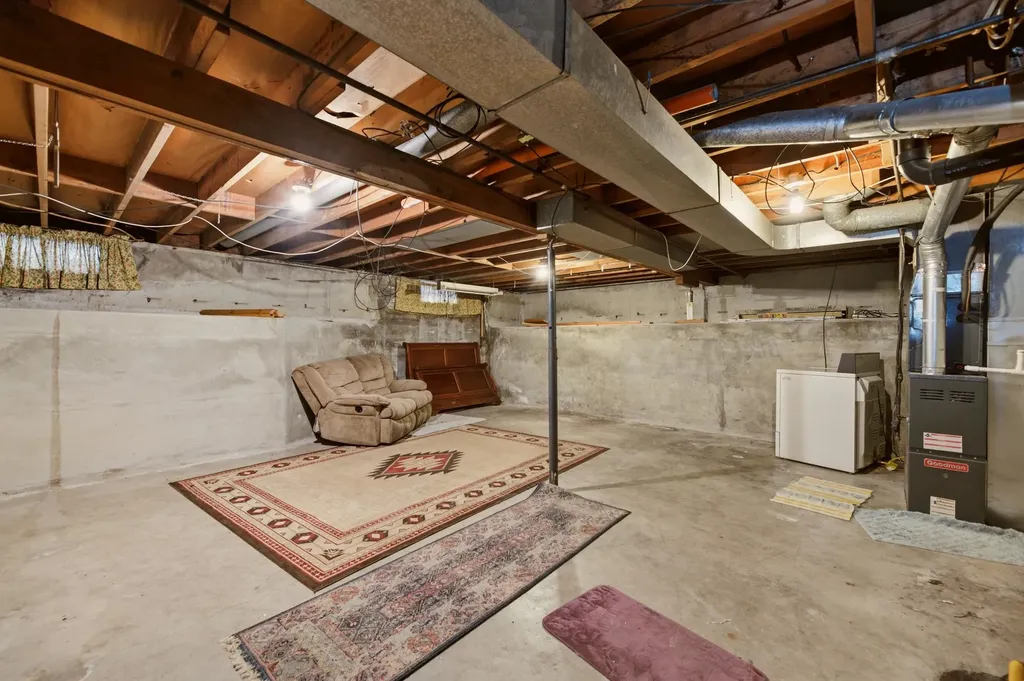 4533 S Oak Avenue Wichita KS 67217