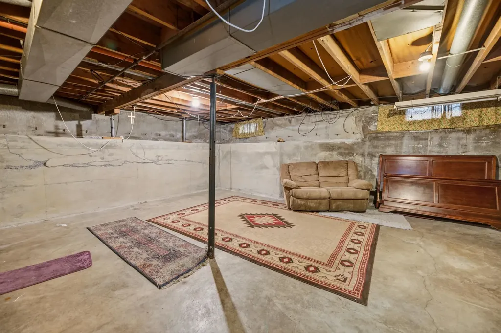 4533 S Oak Avenue Wichita KS 67217
