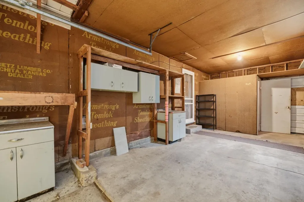 4533 S Oak Avenue Wichita KS 67217