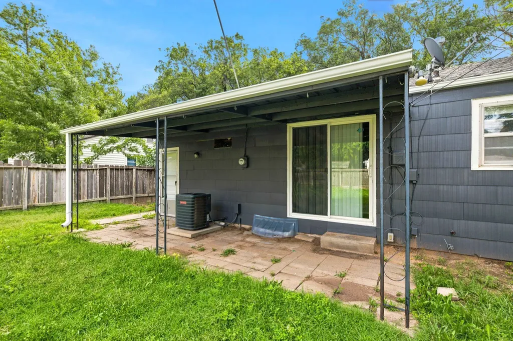 4533 S Oak Avenue Wichita KS 67217