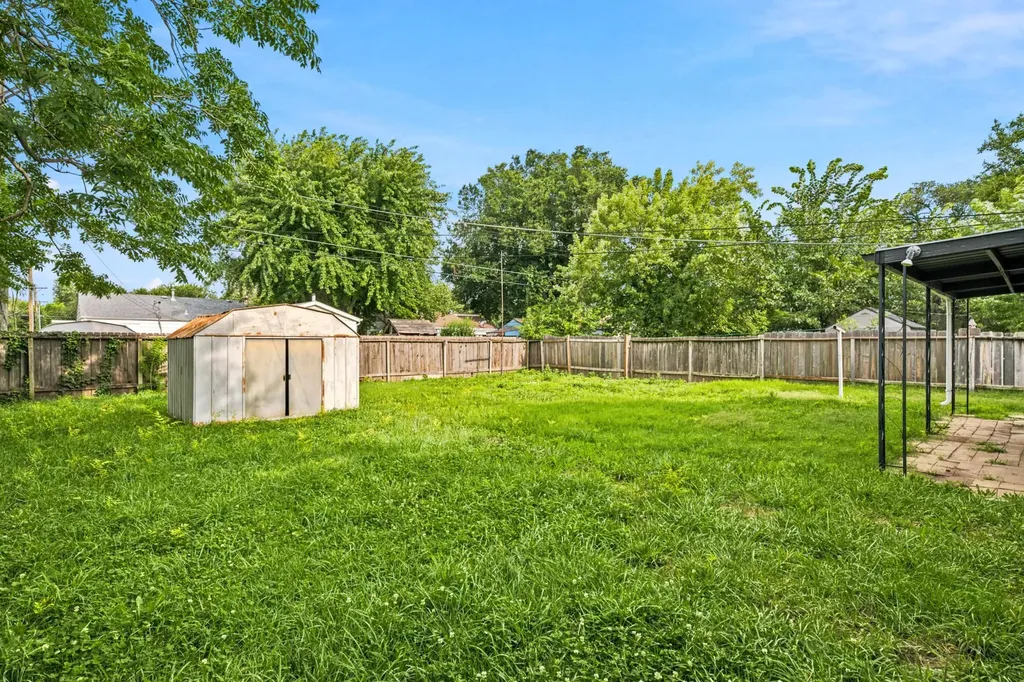 4533 S Oak Avenue Wichita KS 67217