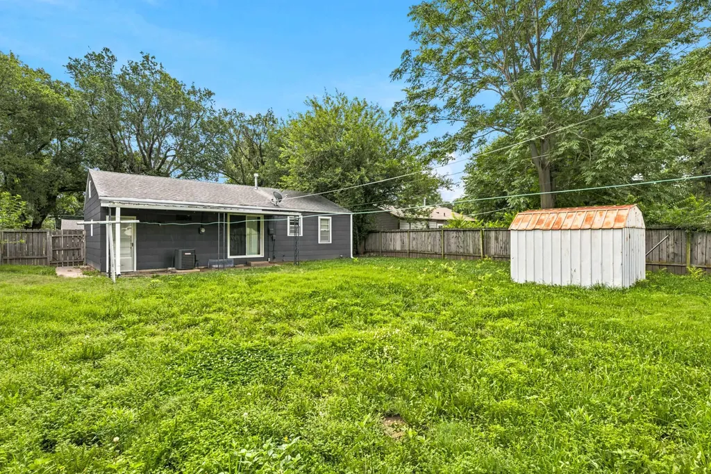 4533 S Oak Avenue Wichita KS 67217