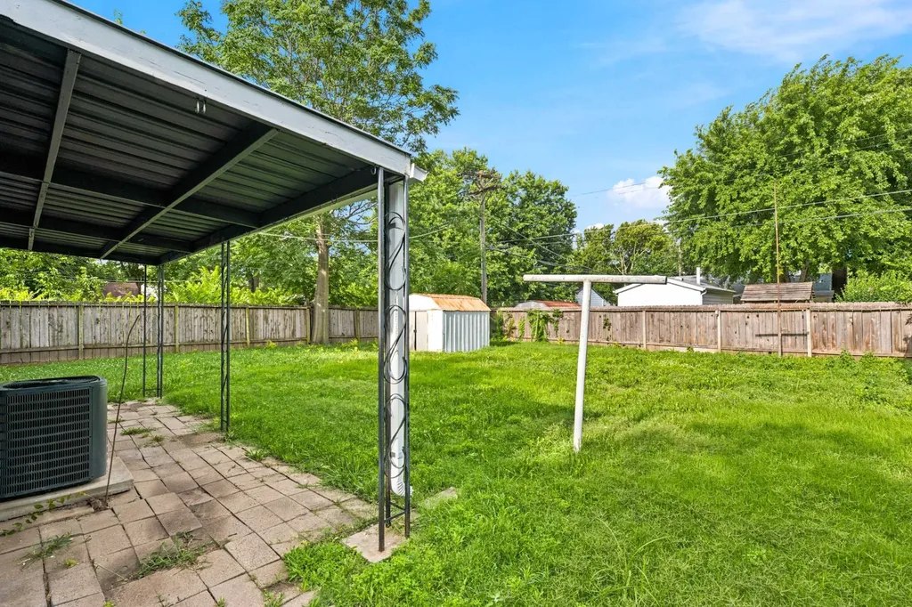 4533 S Oak Avenue Wichita KS 67217