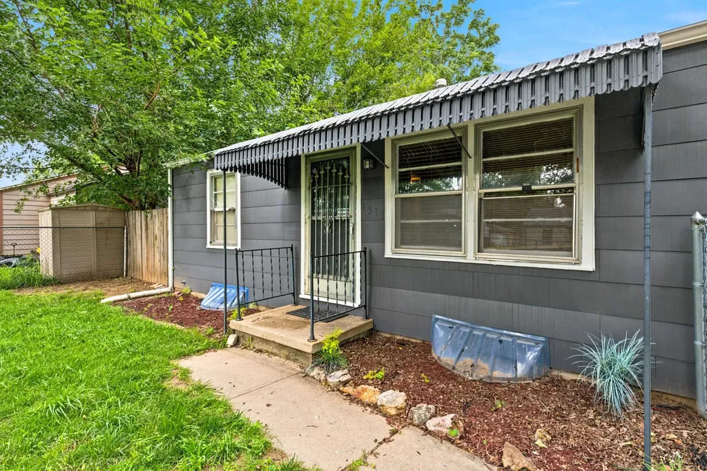 4533 S Oak Avenue Wichita KS 67217