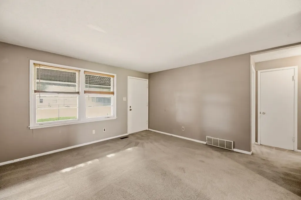 4533 S Oak Avenue Wichita KS 67217