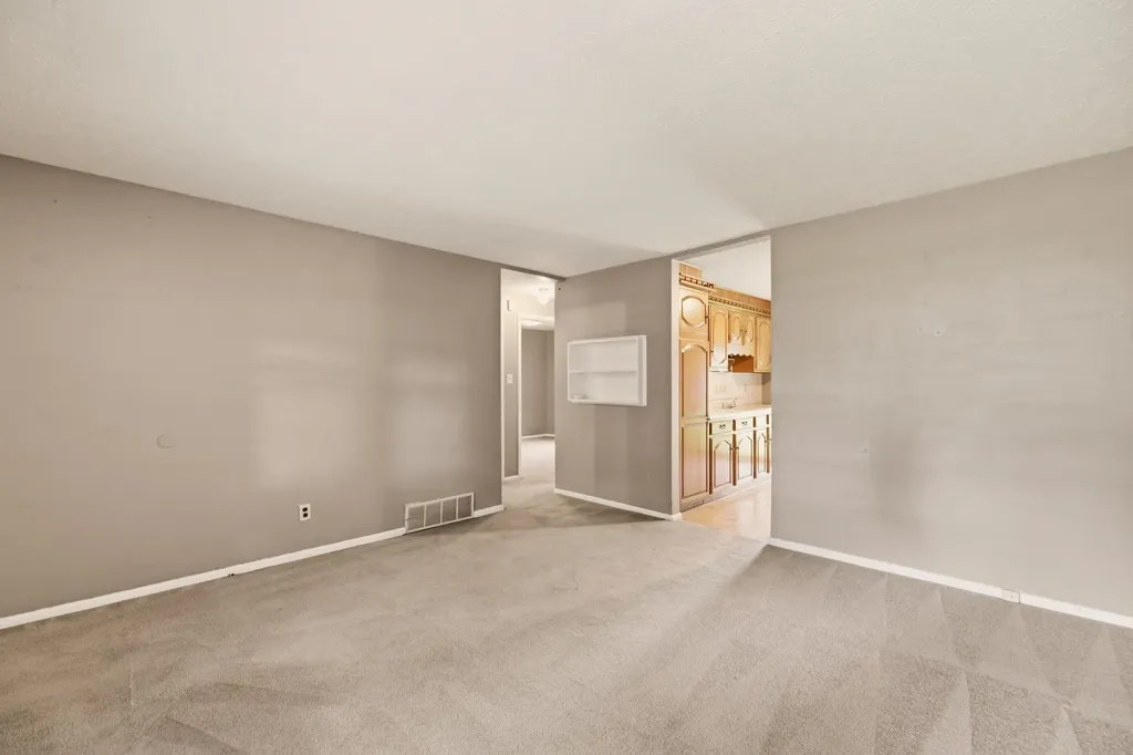 4533 S Oak Avenue Wichita KS 67217