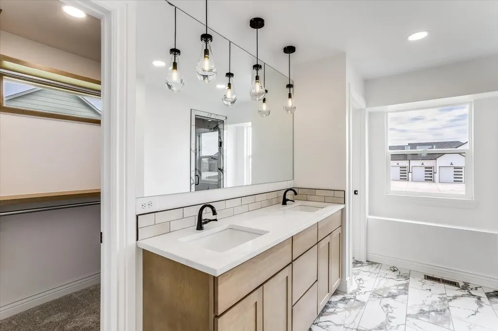 464 S Stoney Creek Street Clearwater KS 67026