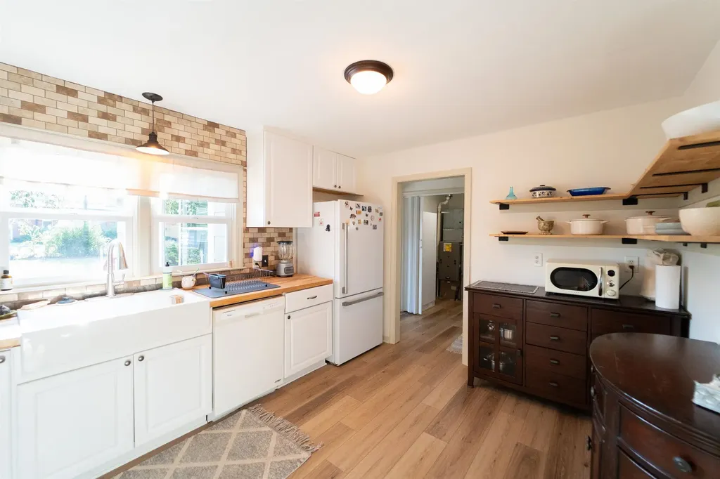 215 Spruce Halstead KS 67056