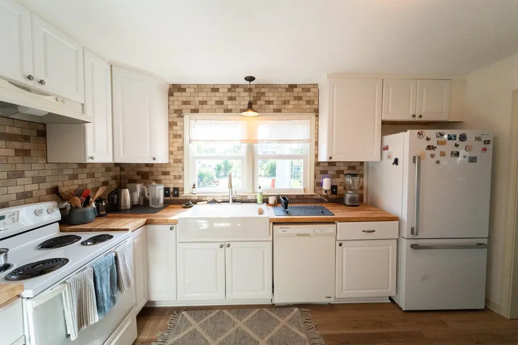 215 Spruce Halstead KS 67056