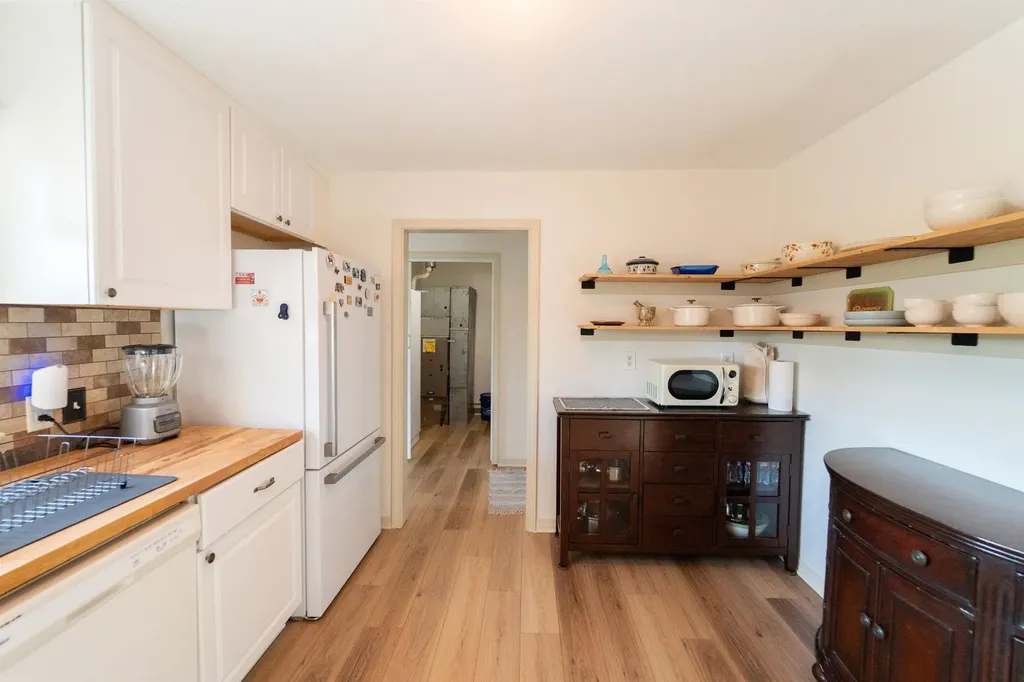 215 Spruce Halstead KS 67056