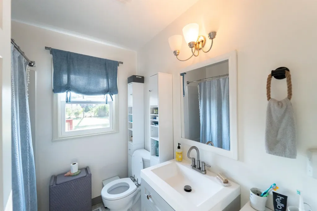 215 Spruce Halstead KS 67056
