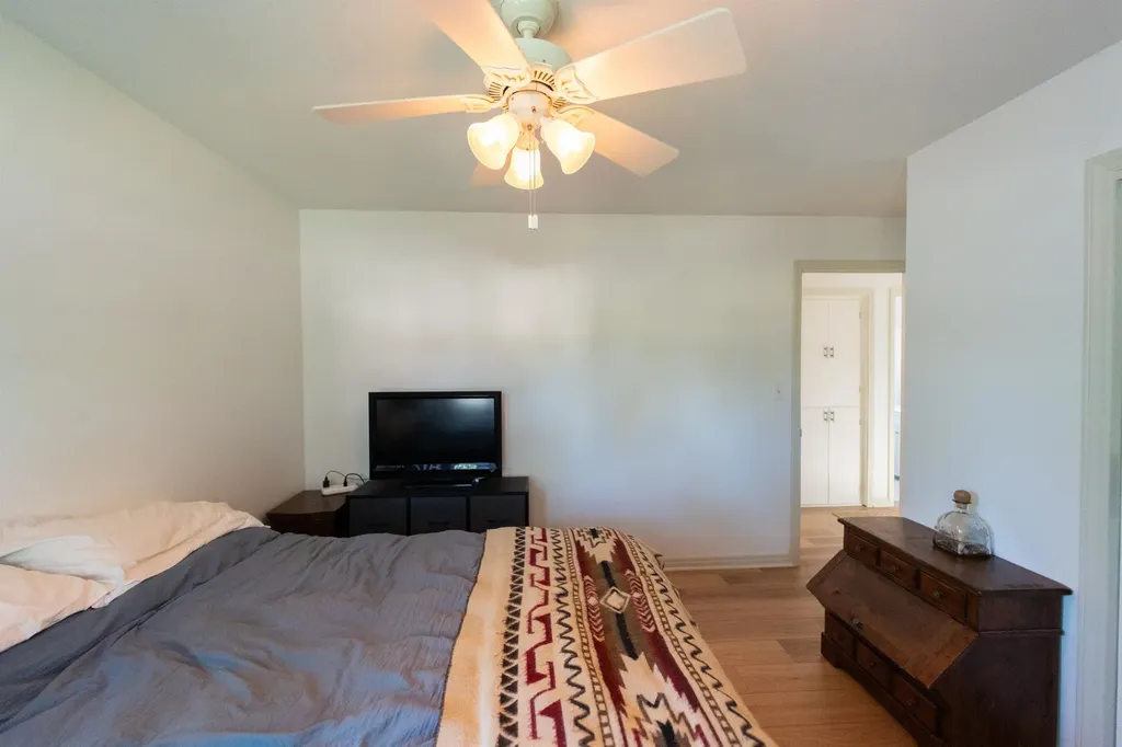 215 Spruce Halstead KS 67056