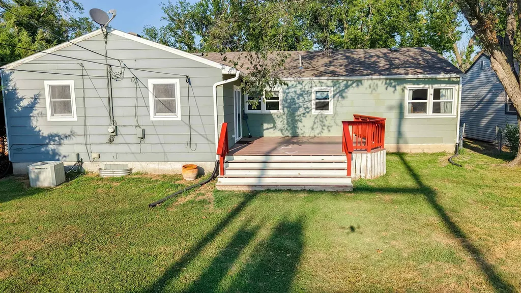 215 Spruce Halstead KS 67056