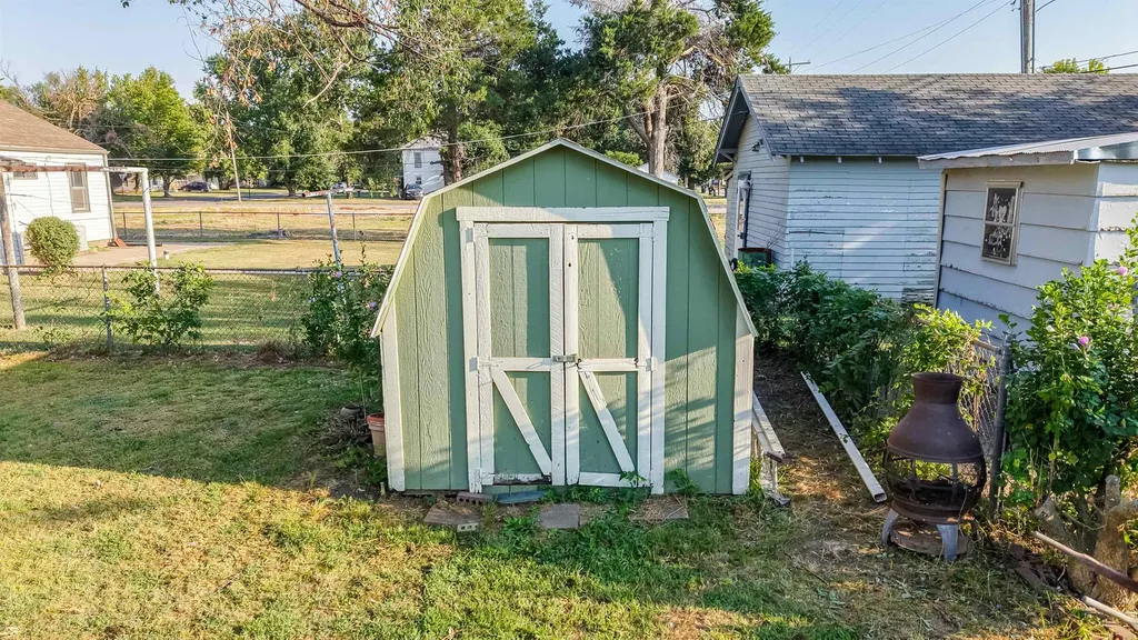 215 Spruce Halstead KS 67056