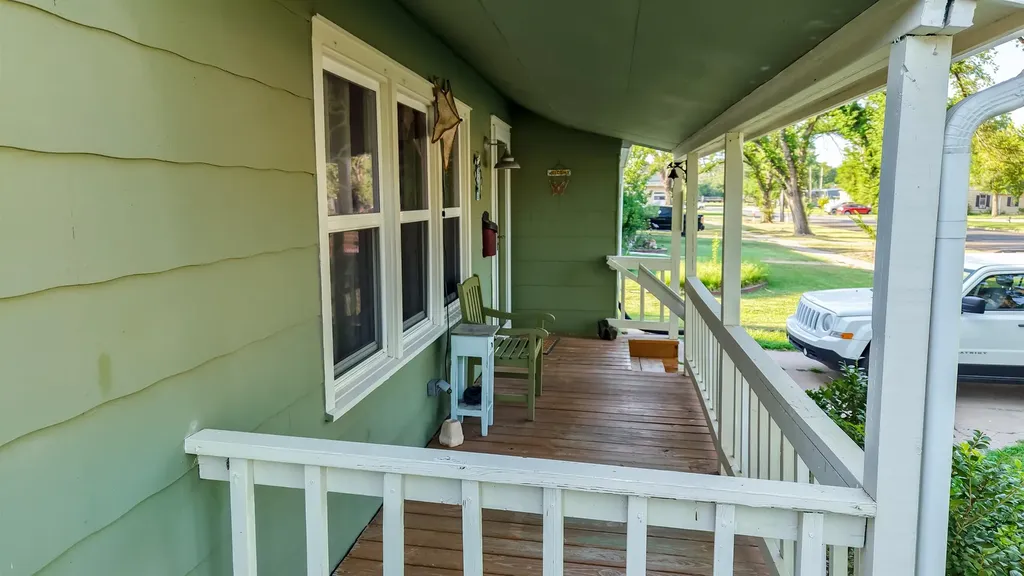 215 Spruce Halstead KS 67056