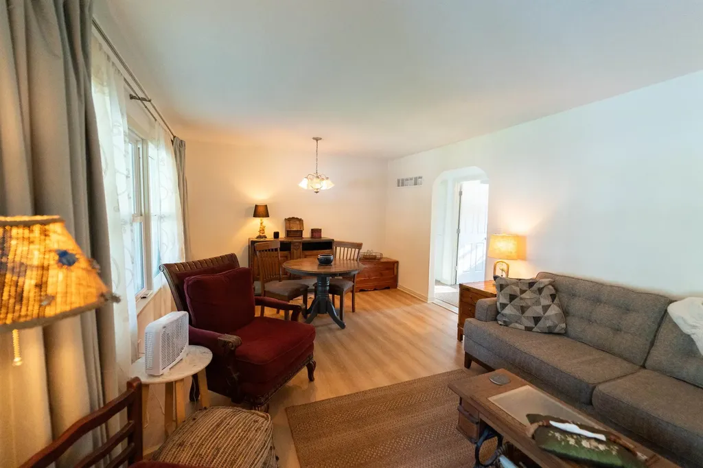 215 Spruce Halstead KS 67056