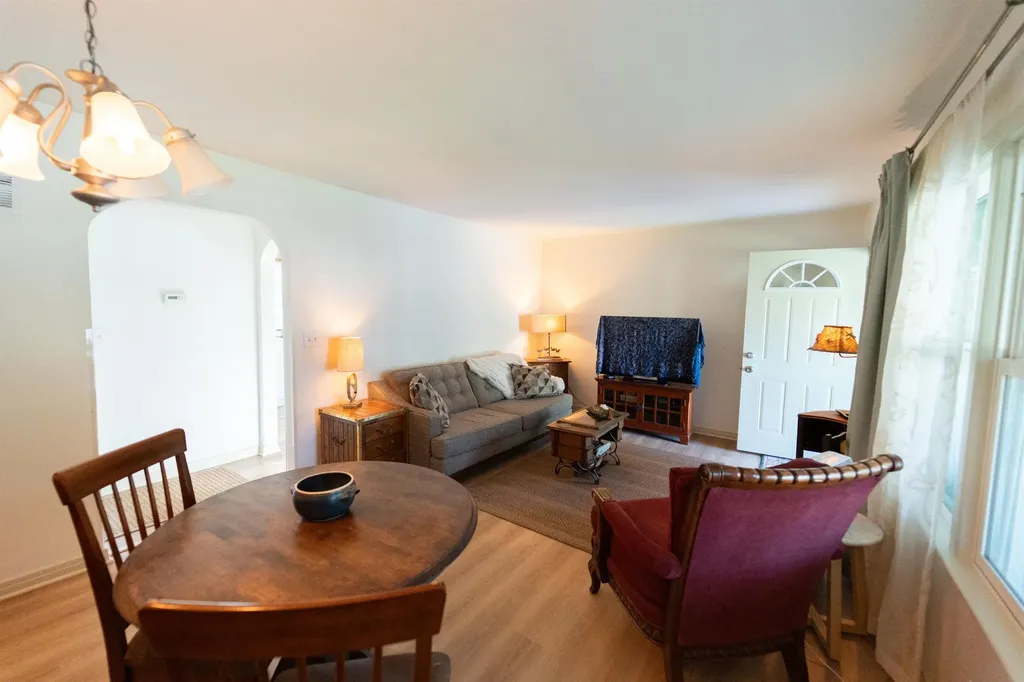 215 Spruce Halstead KS 67056