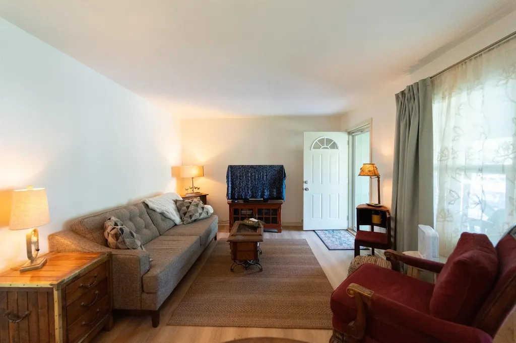 215 Spruce Halstead KS 67056