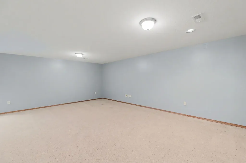 8025 W Suncrest Wichita KS 67212