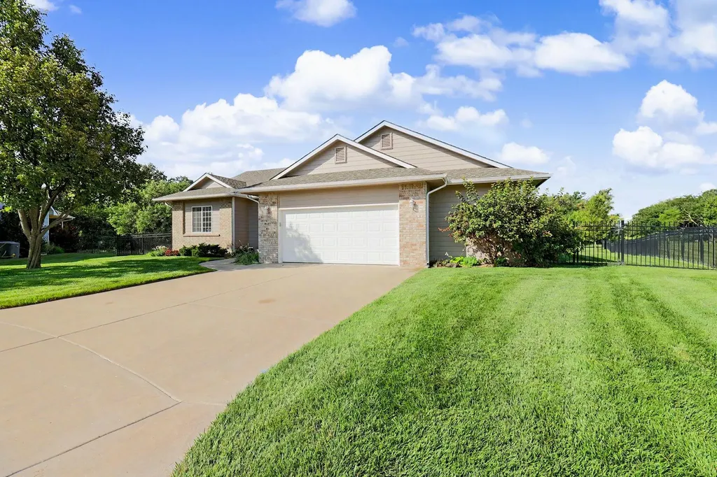 8025 W Suncrest Wichita KS 67212
