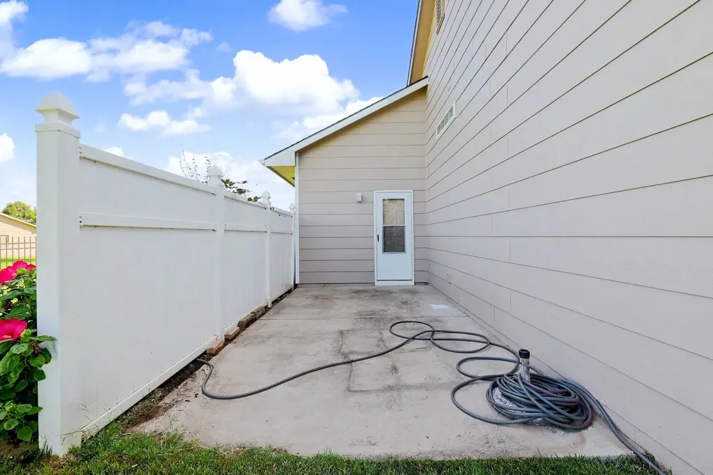 8025 W Suncrest Wichita KS 67212