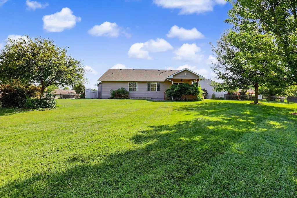 8025 W Suncrest Wichita KS 67212