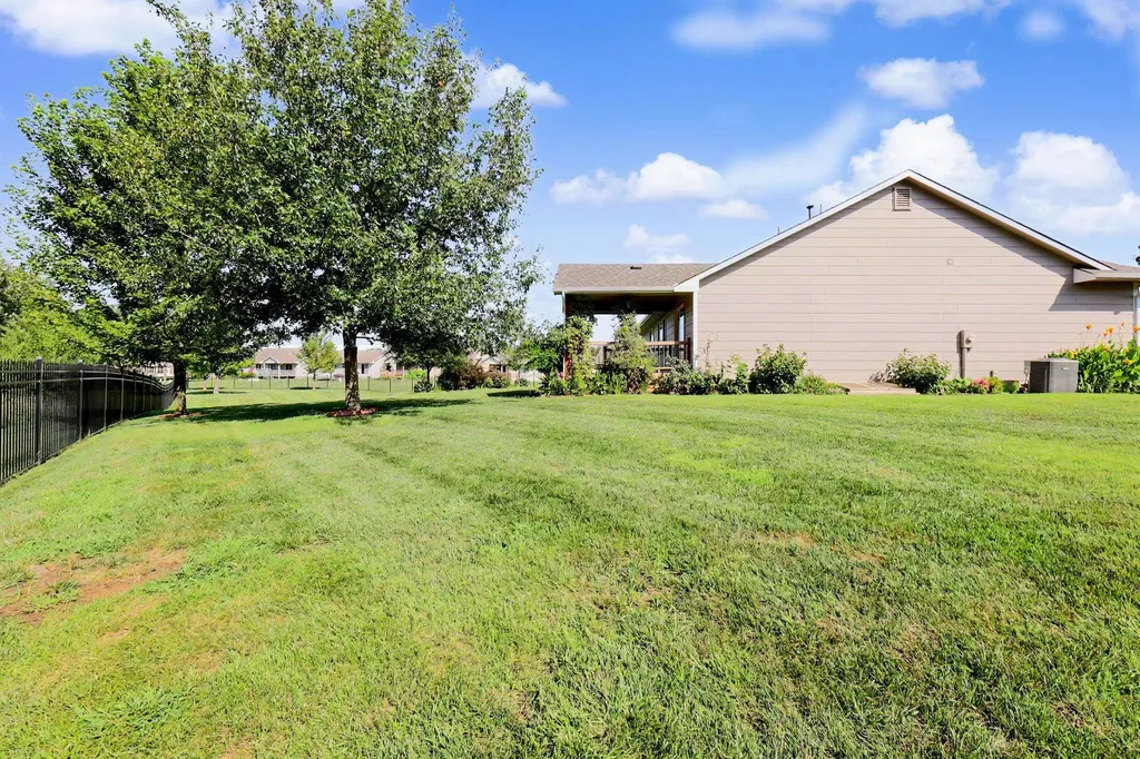 8025 W Suncrest Wichita KS 67212