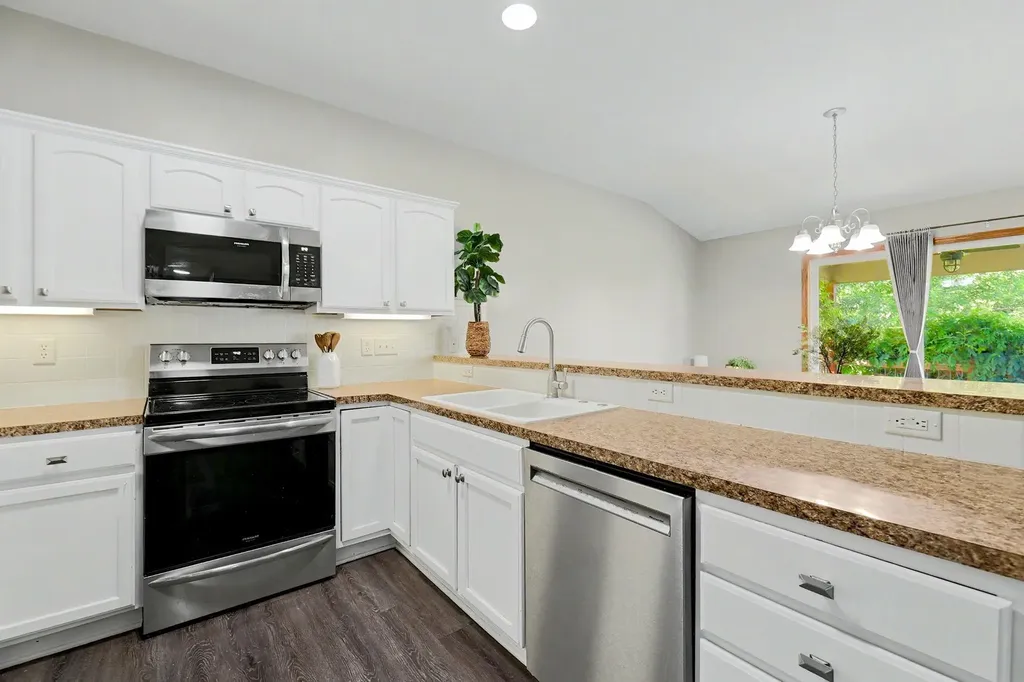8025 W Suncrest Wichita KS 67212