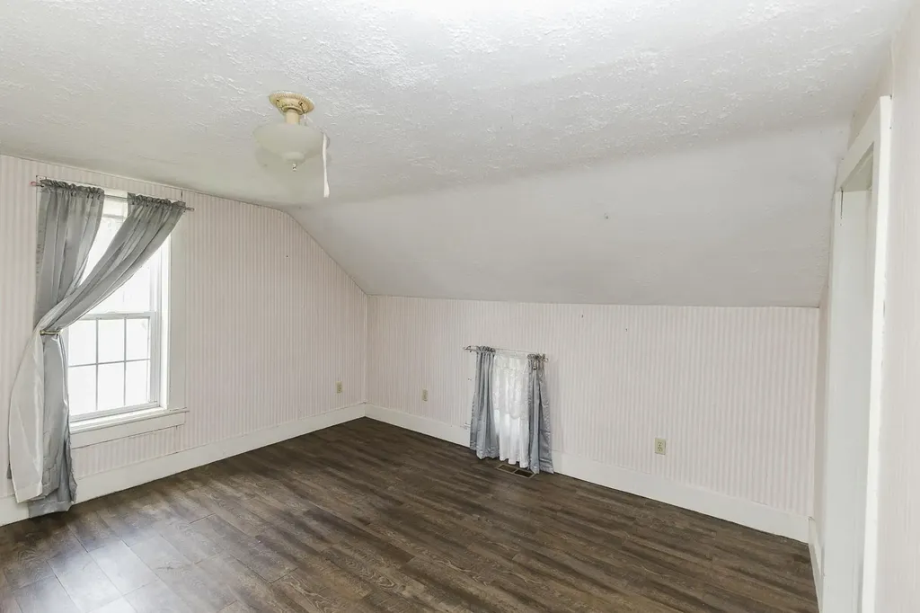 7231 N 263rd Mount Hope KS 67108