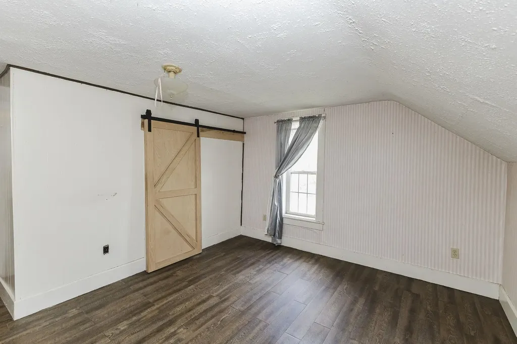 7231 N 263rd Mount Hope KS 67108