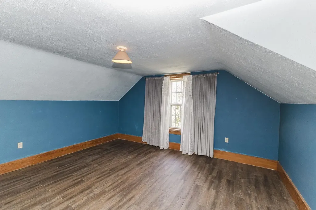 7231 N 263rd Mount Hope KS 67108