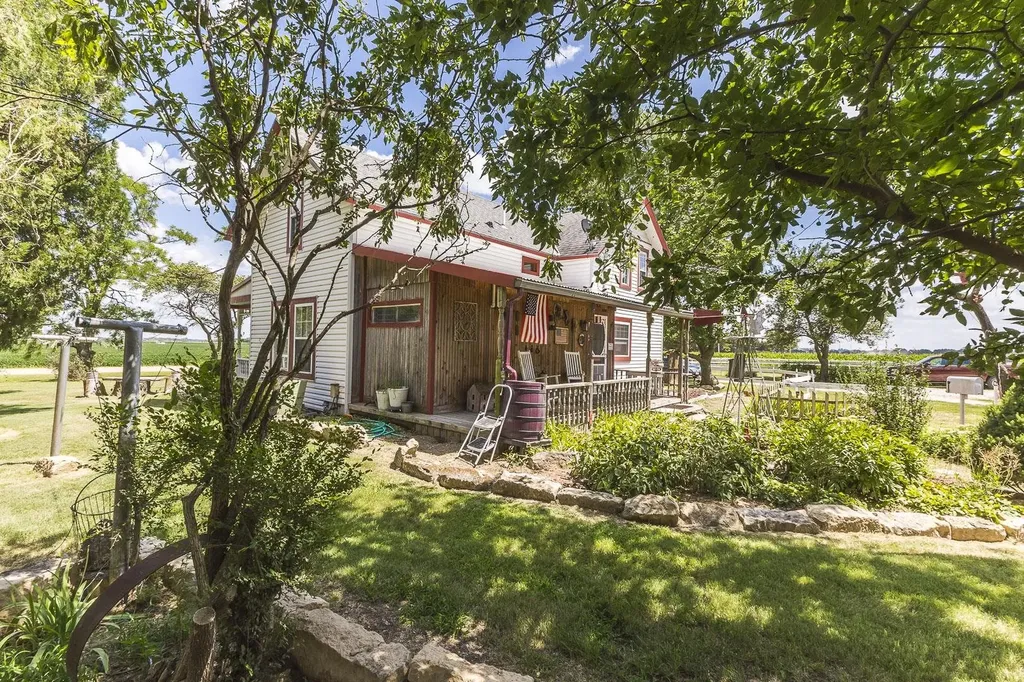7231 N 263rd Mount Hope KS 67108