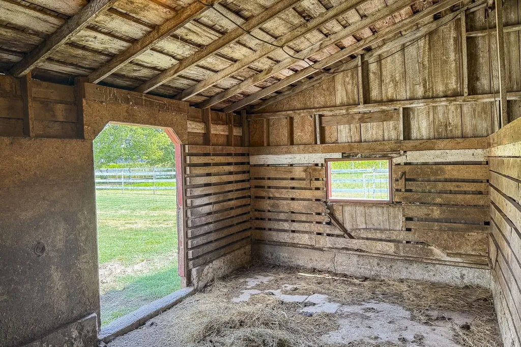 7231 N 263rd Mount Hope KS 67108