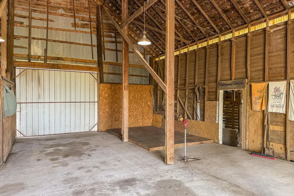7231 N 263rd Mount Hope KS 67108