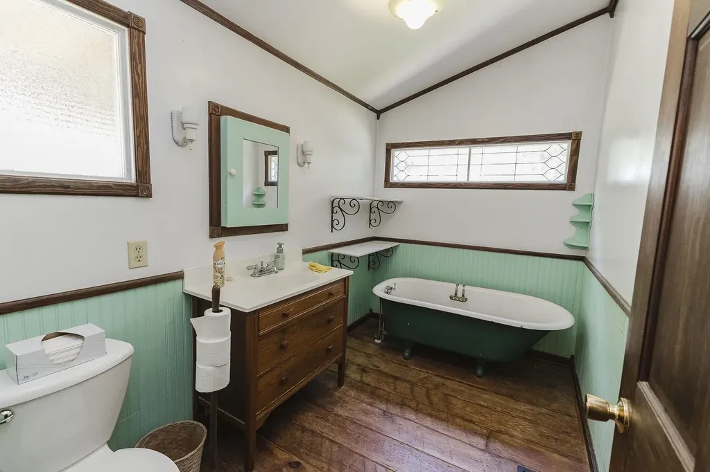 7231 N 263rd Mount Hope KS 67108