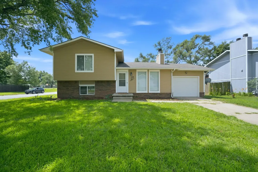435 E Campus Street Wichita KS 67216