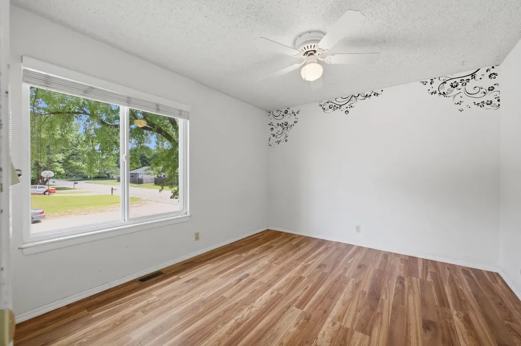 435 E Campus Street Wichita KS 67216