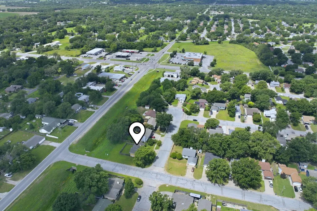 435 E Campus Street Wichita KS 67216